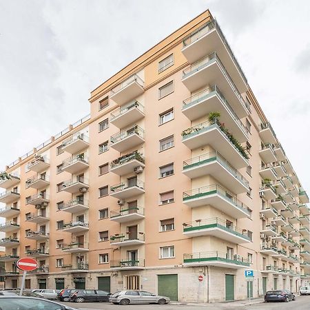 Nuovo Appartamento Beige Bari Exterior photo