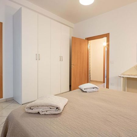 Nuovo Appartamento Beige Bari Exterior photo