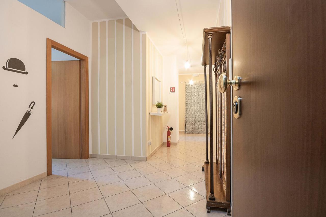 Nuovo Appartamento Beige Bari Exterior photo
