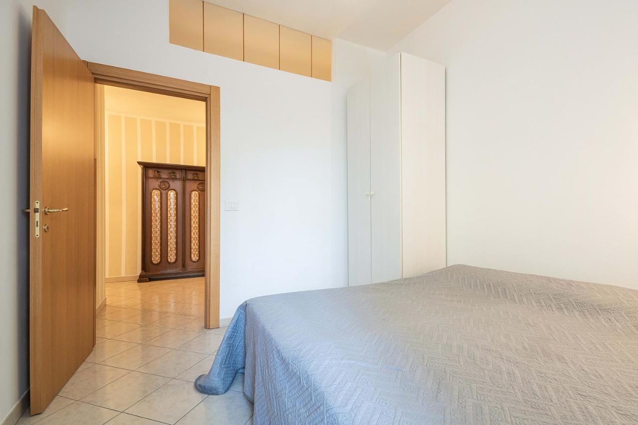 Nuovo Appartamento Beige Bari Exterior photo